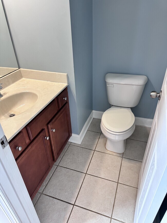 Building Photo - 114 Hills Lorough Loop