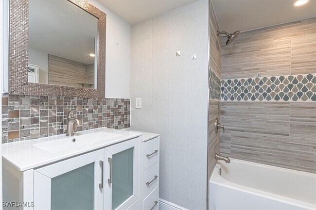 Building Photo - 1205 Wildwood Lakes Blvd