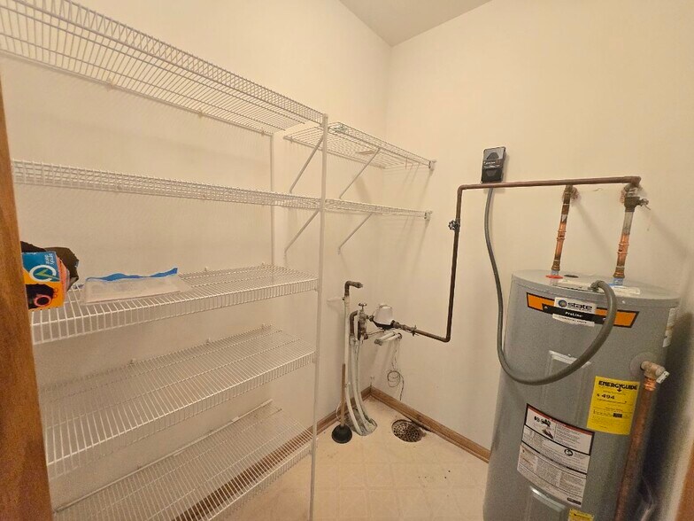 Building Photo - 950 67th St