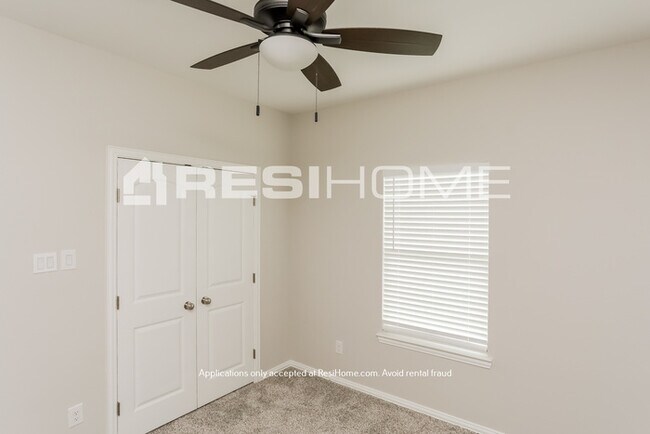 Building Photo - HOME FOR RENT!
