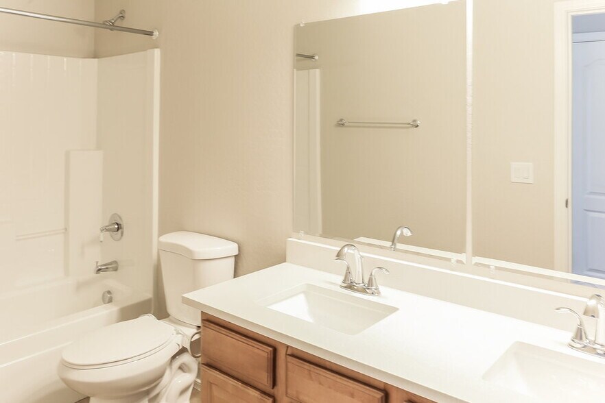 Building Photo - 6728 N 130th Ave