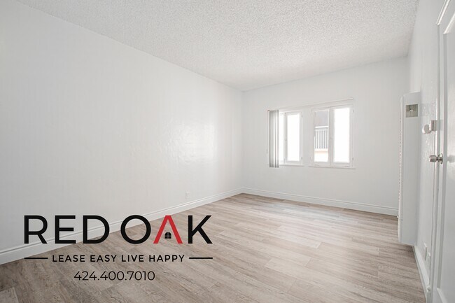 Building Photo - 350 E Cypress Ave