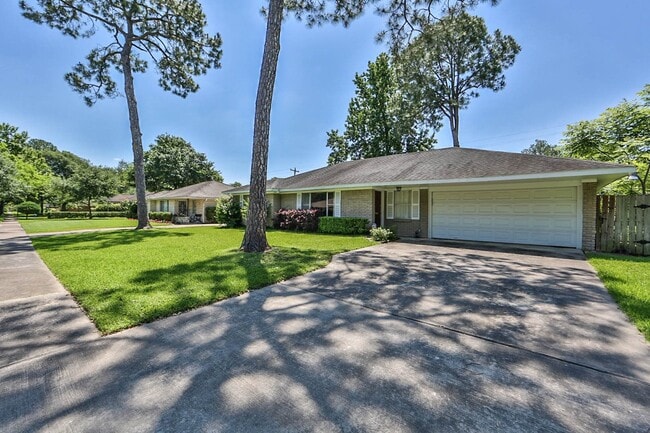 Building Photo - 5511 Kinglet St