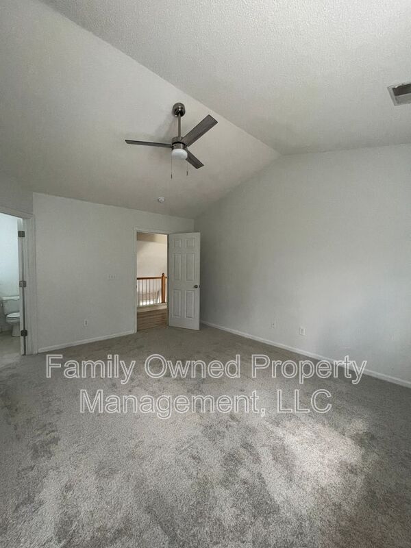 Building Photo - 113 Rockdale Ln