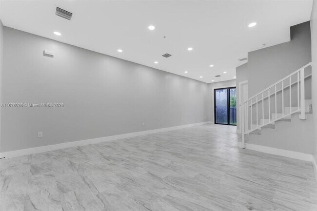 Building Photo - 4 bedroom in Little river FL 33167