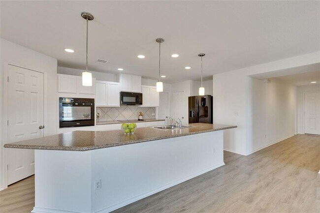 Building Photo - 120 Jasmine Cove