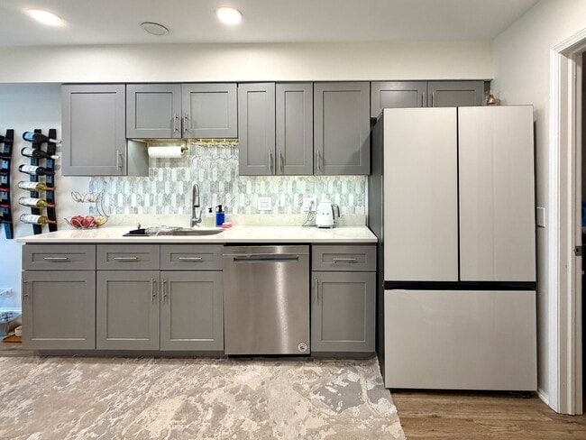 Building Photo - 2350 County Farm Ln