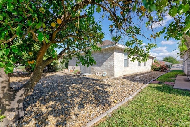 Building Photo - 12 Pisces St