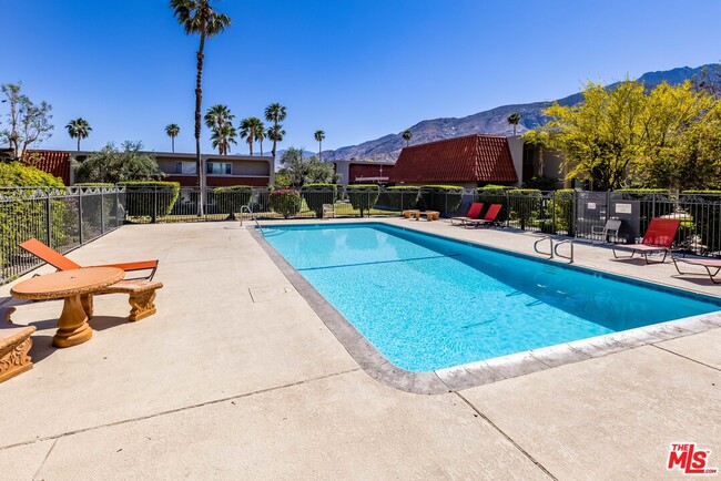 Building Photo - 2230 N Indian Canyon Dr