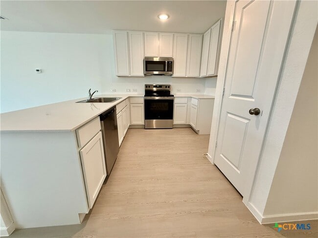 Building Photo - 413 Moscato Rd
