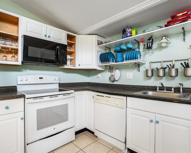 Building Photo - 1680 SW 84th Ave