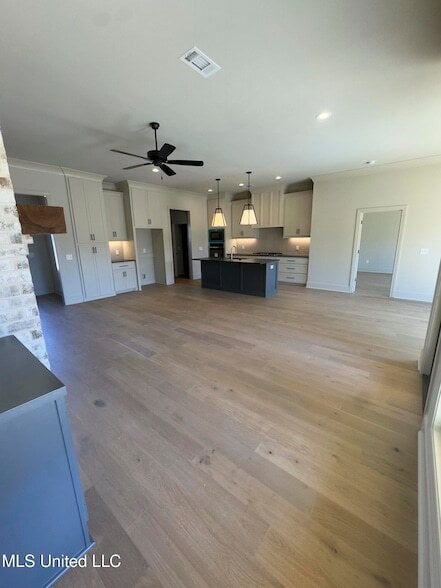 Building Photo - 107 Southern Oak Wy