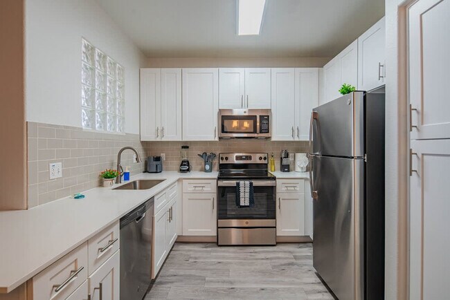 Building Photo - 7455n N 95th Ave