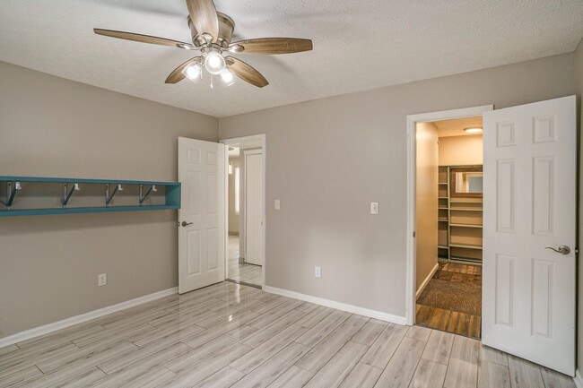 Building Photo - Lovely 3BR/2BA Duplex close to Downtown Covington!