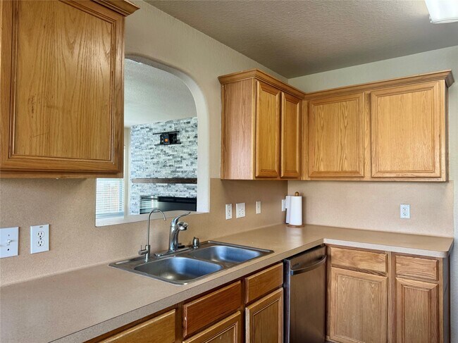 Building Photo - 4015 Redwood Arbor Ln