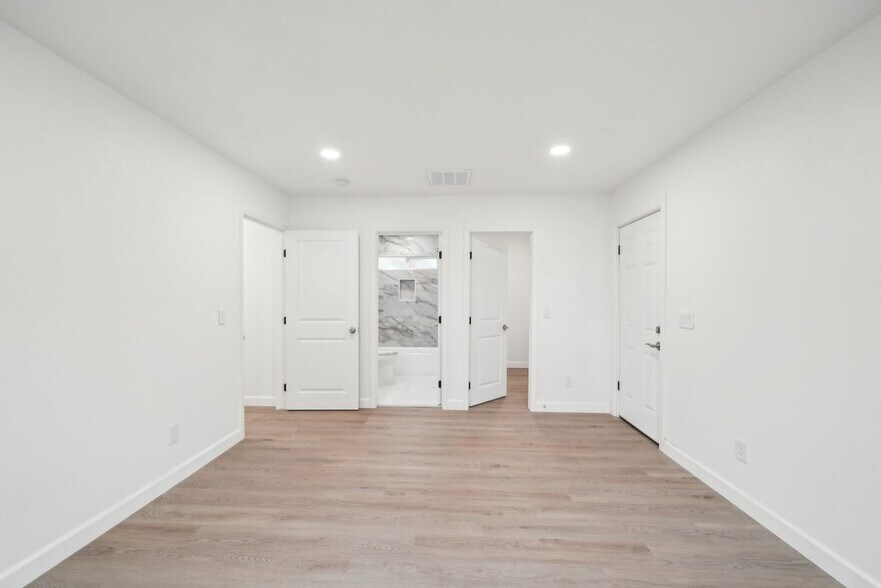 Building Photo - 4664 Sierra