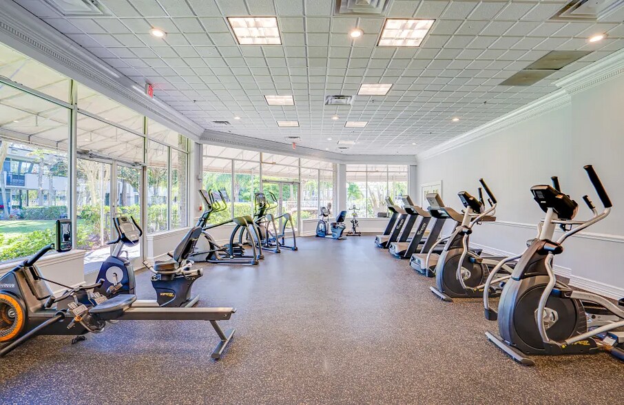 Building Photo - 2851 Maingate Village Cir