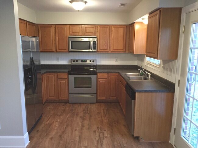 Kitchen - 302 Meadowbrook Drive