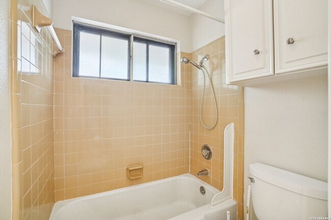 Building Photo - 6106 Vance Jackson Rd