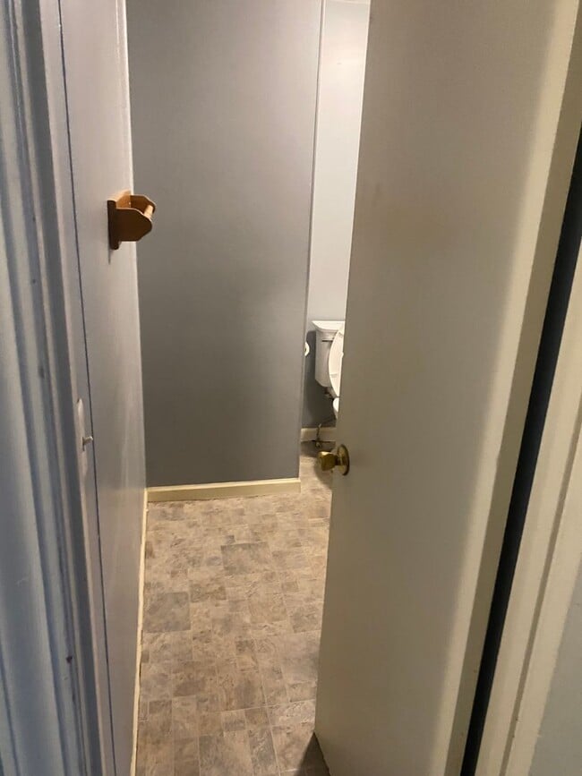 Building Photo - 103 N 10th St