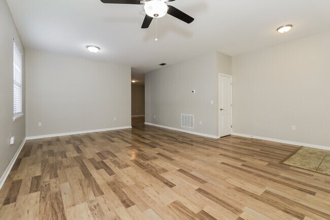 Building Photo - 11832 Colony Lakes Blvd