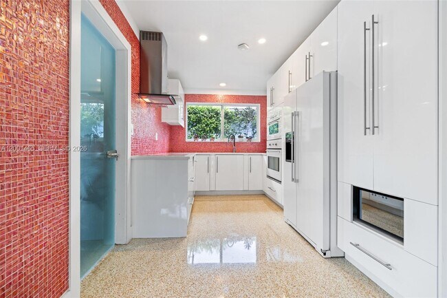 Building Photo - 2121 Red Rd