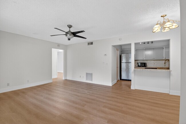 Building Photo - 4850 Sable Pine Cir