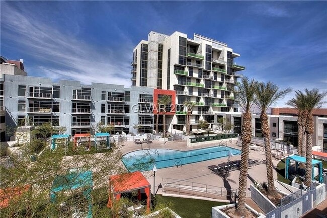 Building Photo - Gorgeous Juhl Loft unit for lease!!