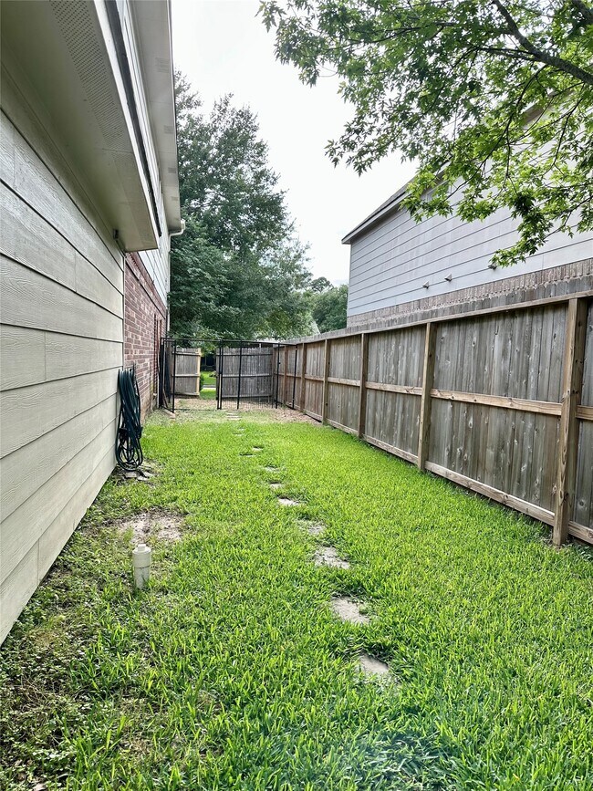 Building Photo - 24914 Aughton Ct