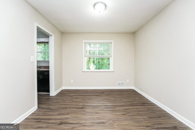 Building Photo - 2606 Northbrook Rd