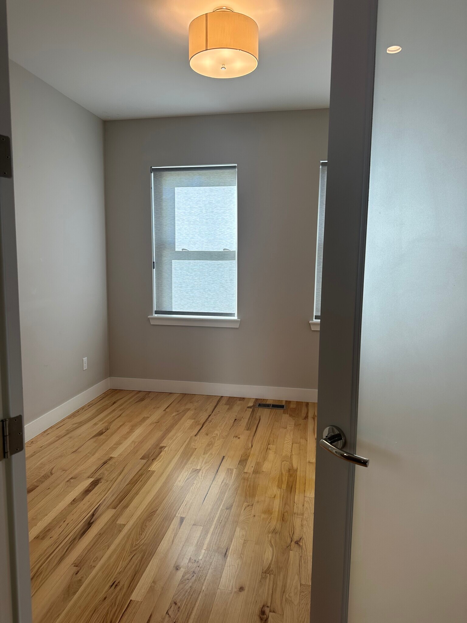 Building Photo - 3912 Utica St