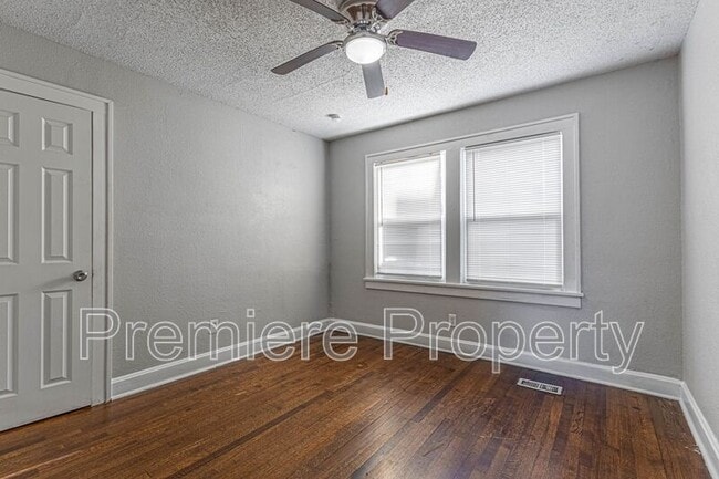 Building Photo - 5421 The Paseo