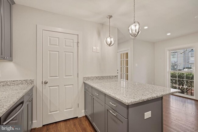 Building Photo - 1110 Wimbledon Dr