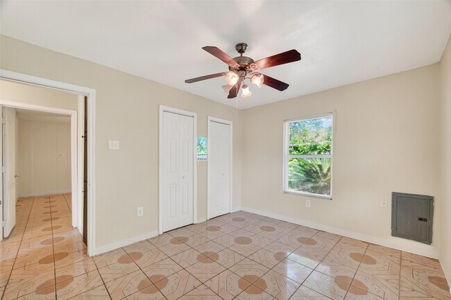 Building Photo - 968 Garapan St