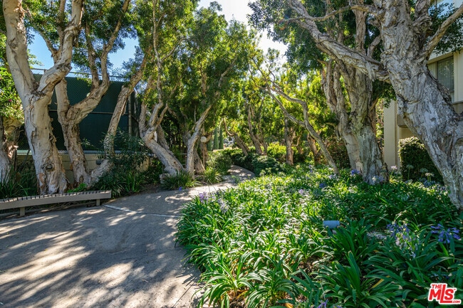 Building Photo - 2160 Century Park E