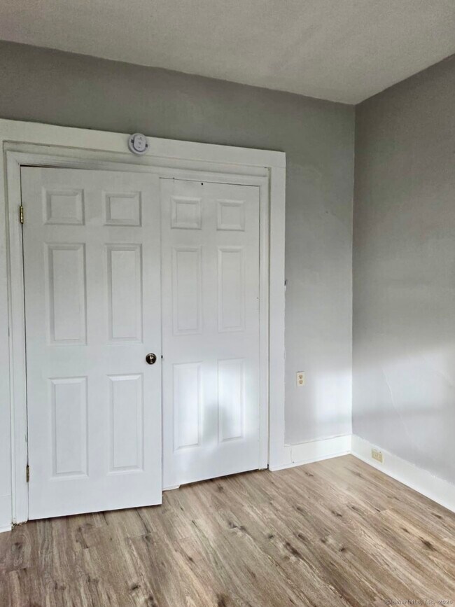 Building Photo - 121 2nd Ave