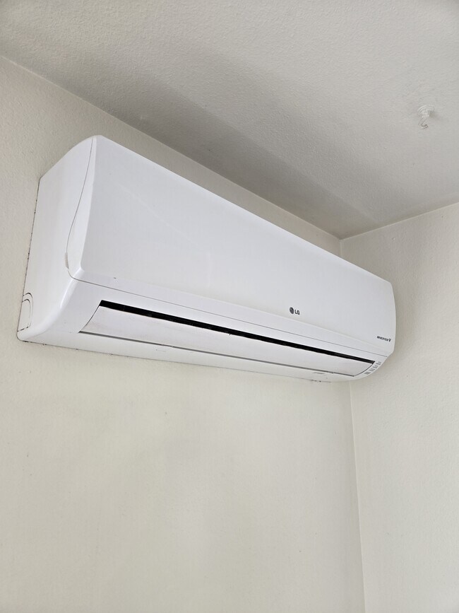 Building Photo - 1704 Erin Ct