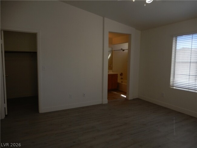 Building Photo - 42 Belle Essence Ave