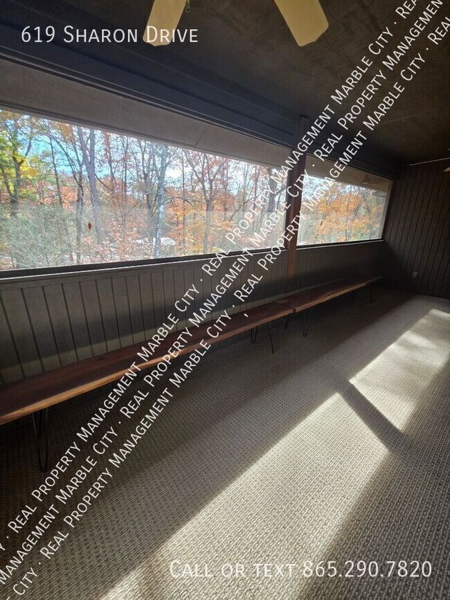 Building Photo - 619 Sharon Dr