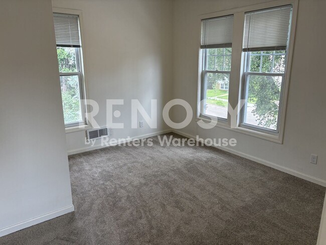Building Photo - 708 Randolph Ave