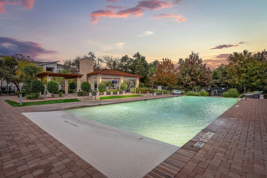 Building Photo - 12700 Ridgeline Blvd