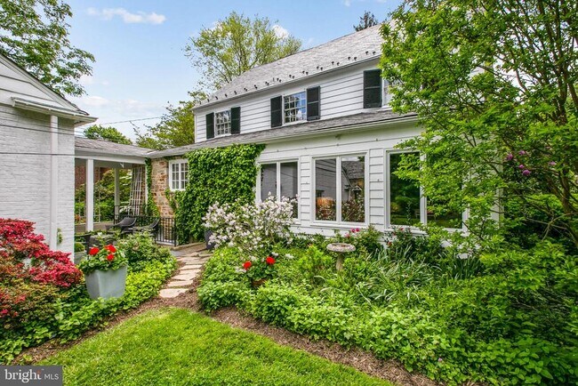 Building Photo - 5113 N Charles St