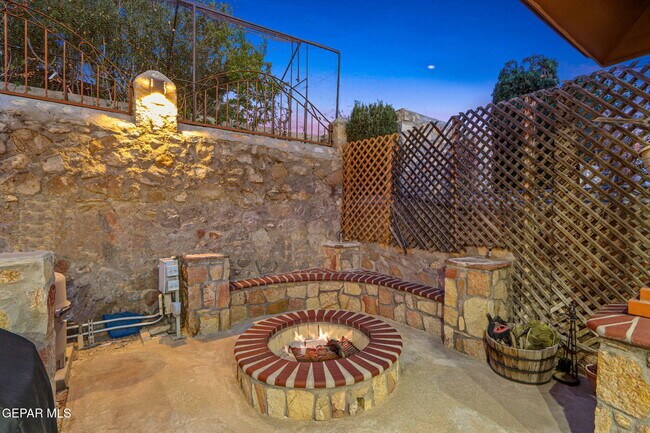 Building Photo - 1316 Hookridge Dr