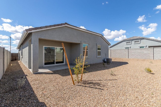 Building Photo - 3905 S 244th Dr