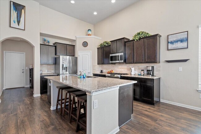 Building Photo - Spectacular 4 Bedroom, 3.5 Bath, Corner Lo...