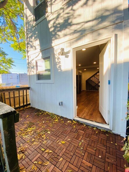 Building Photo - 2727 Huntingdon Ave