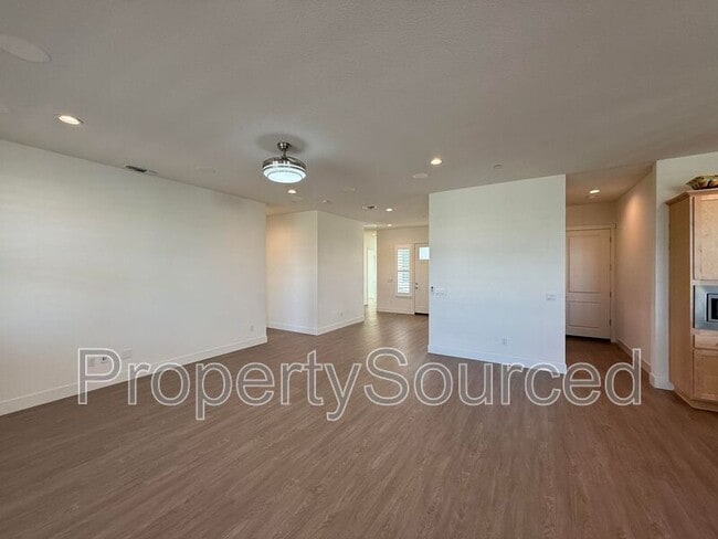 Building Photo - 1136 Crescent Ave