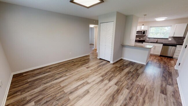 Building Photo - 3183 Dorris Ave