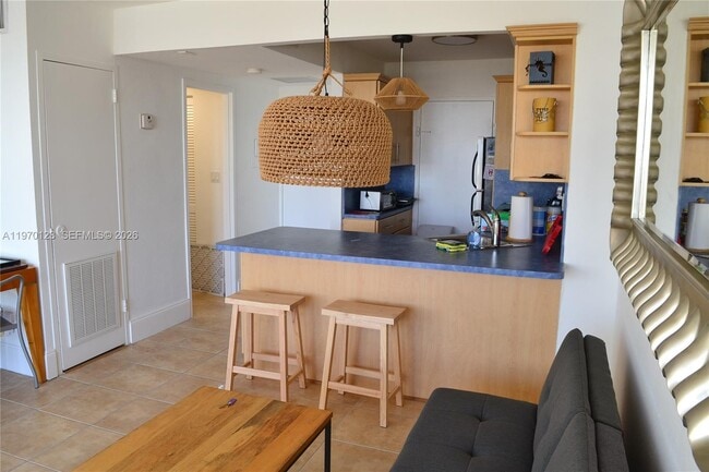 Building Photo - 2899 Collins Ave