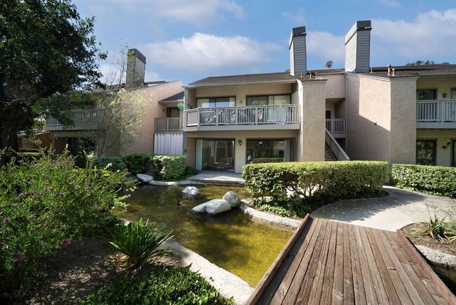 Building Photo - Remodeled, ground level, 1 bedroom, 1 bath condo in Lakeside Garden Grove Community